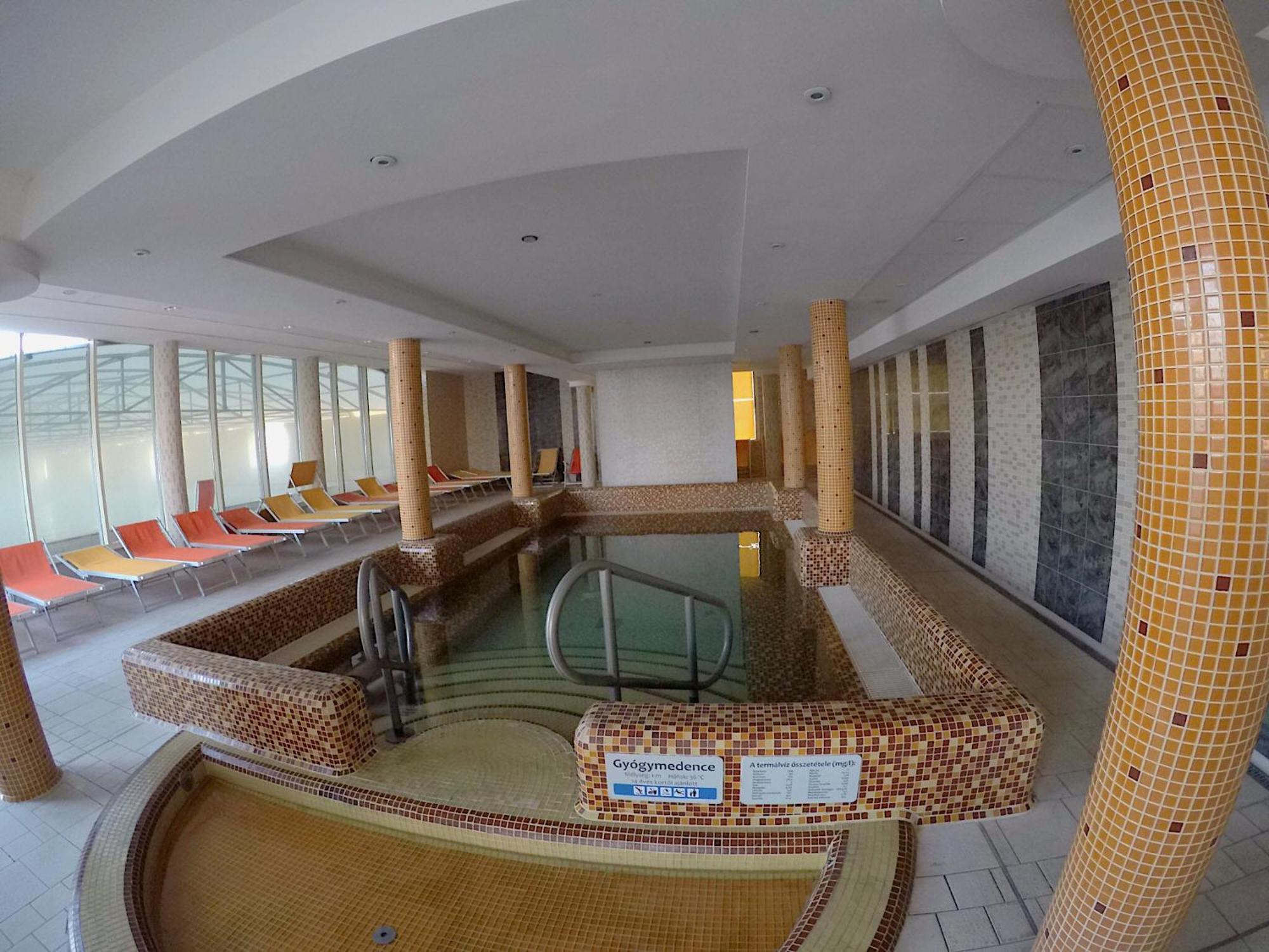 Lake And Spa Apartman Velence Exteriör bild
